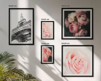 Wanddecoratie compositie met rozen en Eiffeltoren in romantische stijl