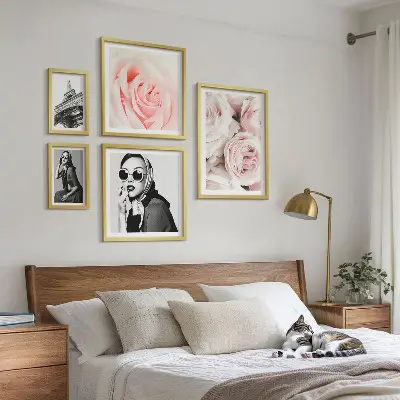 Wanddecoratie met rozen stijlvolle compositie van portretten
