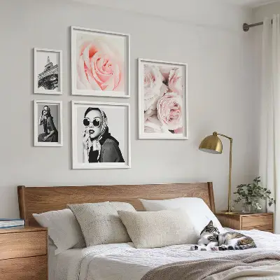Wanddecoratie met rozen stijlvolle compositie van portretten