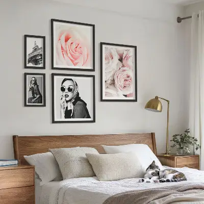 Wanddecoratie met rozen stijlvolle compositie van portretten