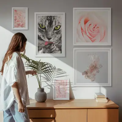 Gallerijmuur katten, rozen en delicate tinten