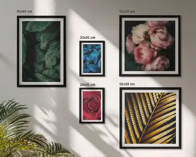 Set van moderne schilderijen met plantaardige bloemmotieven