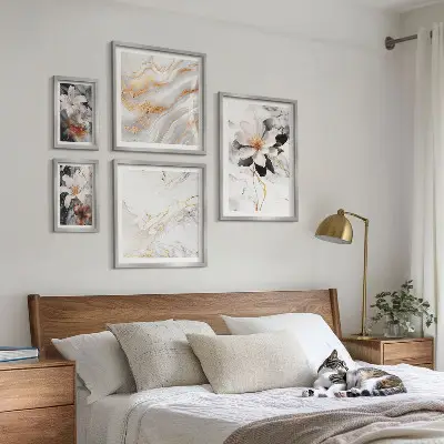 Wanddecoratie compositie bloemen met een marmeren elegantie