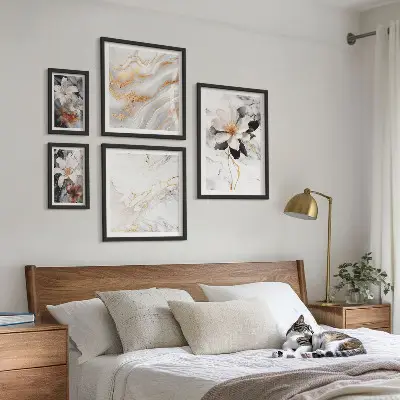 Wanddecoratie compositie bloemen met een marmeren elegantie