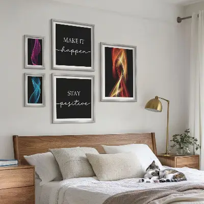 Set van moderne schilderijen met citaten, lichtpatronen en inspiraties