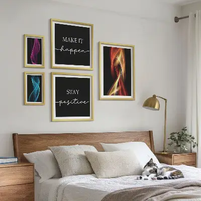 Set van moderne schilderijen met citaten, lichtpatronen en inspiraties