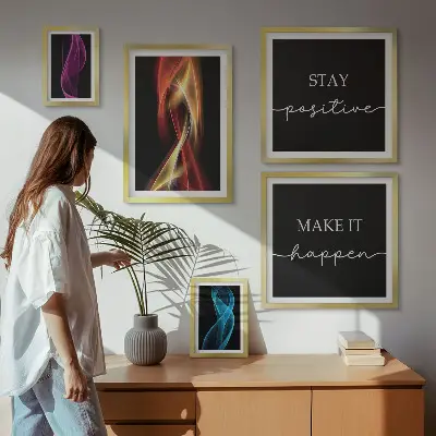 Set van moderne schilderijen met citaten, lichtpatronen en inspiraties