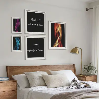 Set van moderne schilderijen met citaten, lichtpatronen en inspiraties