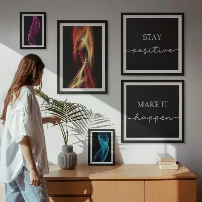 Set van moderne schilderijen met citaten, lichtpatronen en inspiraties