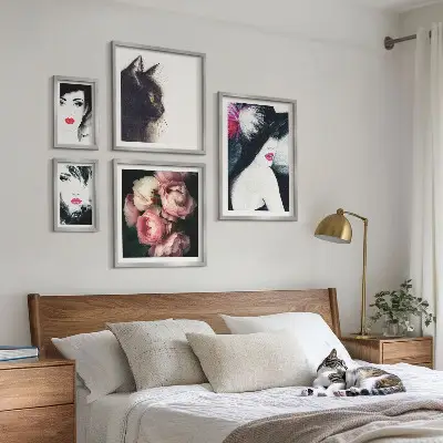 Moderne schilderijen set Stijlvolle portretten van vrouwen met rozen