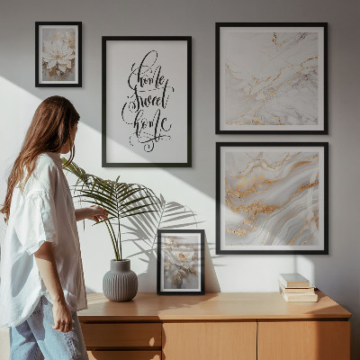 Gallery wall Stijlvol interieur met bloemen en marmer