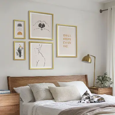 Wanddecoratie compositie met een minimalistisch design over positief denken