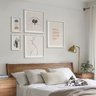 Wanddecoratie compositie met een minimalistisch design over positief denken