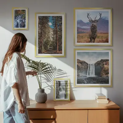Set van moderne schilderijen met landschappen, watervallen en natuur