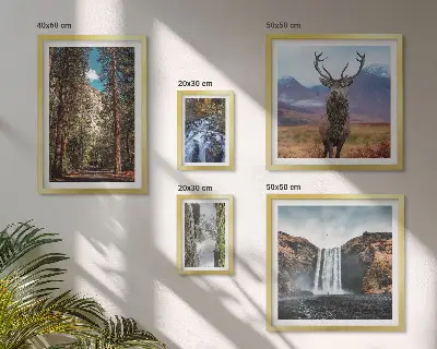 Set van moderne schilderijen met landschappen, watervallen en natuur