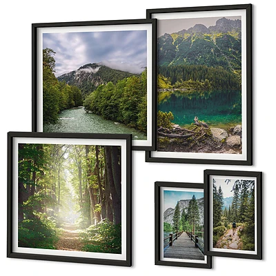 Wanddecoratie compositie met berglandschappen en bospaden