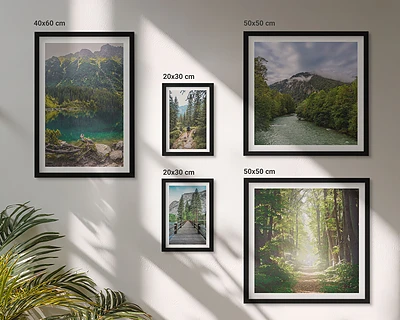 Wanddecoratie compositie met berglandschappen en bospaden