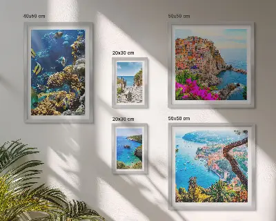 Gallery wall met kustlandschappen, vissen en stranden
