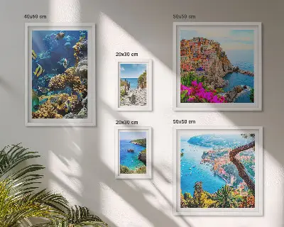 Gallery wall met kustlandschappen, vissen en stranden