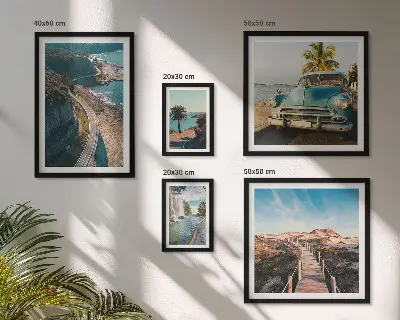 Set van moderne schilderijen met landschappen, reizen, auto's en natuur