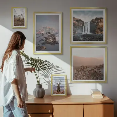 Gallery wall met berglandschappen en wilde dieren