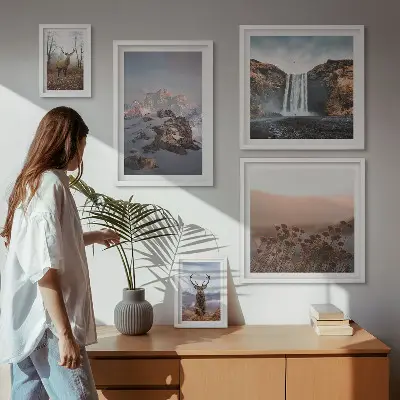 Gallery wall met berglandschappen en wilde dieren