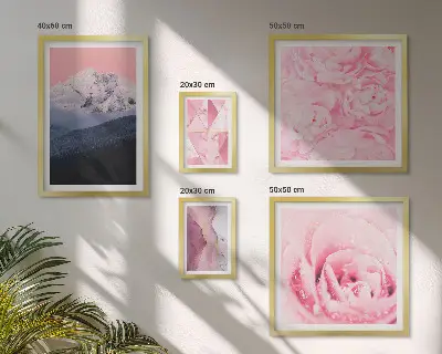 Set van moderne schilderijen met roze landschappen en bloemen