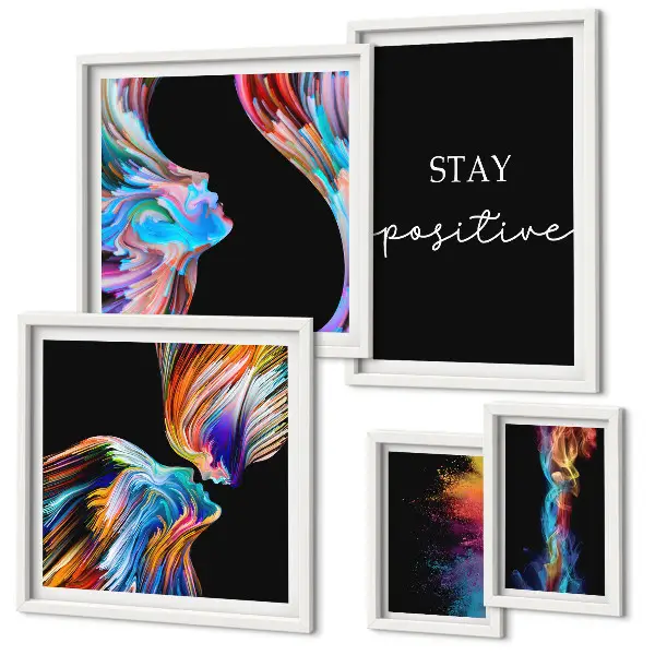 Gallery wall met kleurrijke positieve abstracties
