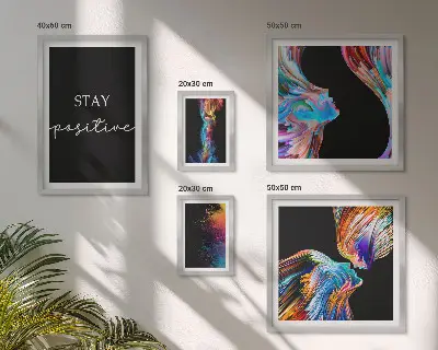 Gallery wall met kleurrijke positieve abstracties