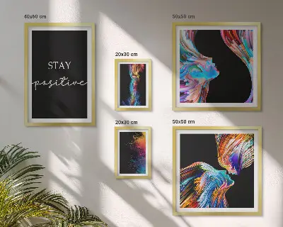 Gallery wall met kleurrijke positieve abstracties
