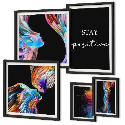 Gallery wall met kleurrijke positieve abstracties