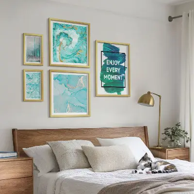 Wanddecoratie compositie met abstracte opschriften