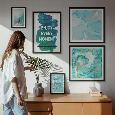 Wanddecoratie compositie met abstracte opschriften