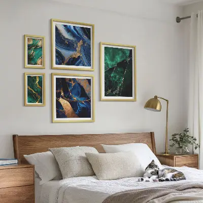 Gallery wall Elegante abstracties met groen.
