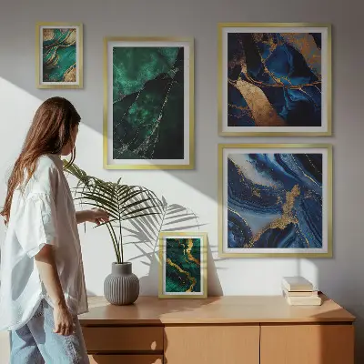 Gallery wall Elegante abstracties met groen.