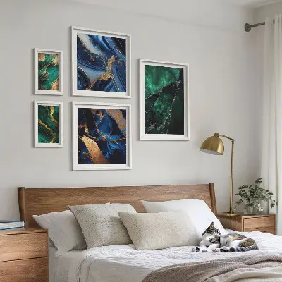 Gallery wall Elegante abstracties met groen.