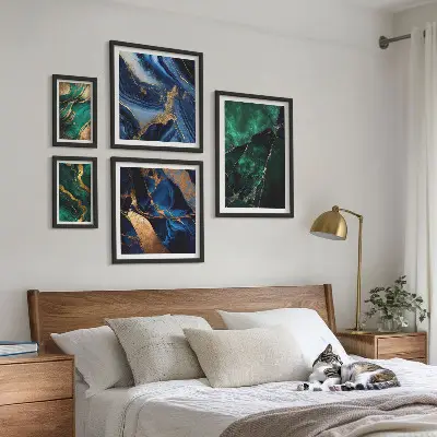 Gallery wall Elegante abstracties met groen.