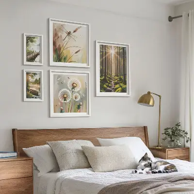 Wanddecoratie compositie met boslandschap in een rustgevende natuurstijl