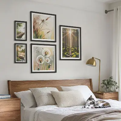 Wanddecoratie compositie met boslandschap in een rustgevende natuurstijl