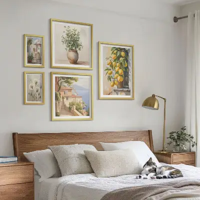 Gallery wall met mediterrane citrusaccenten