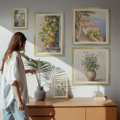Gallery wall met mediterrane citrusaccenten