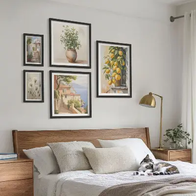 Gallery wall met mediterrane citrusaccenten