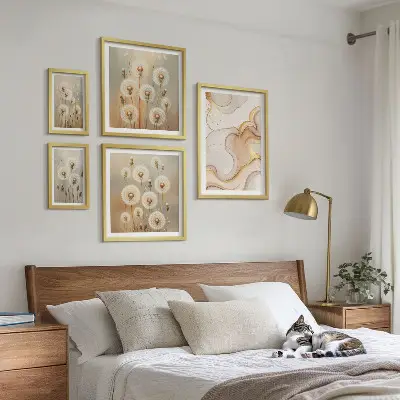 Gallery wall bloemmotieven met delicate natuurdetails