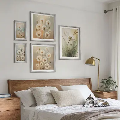 Wanddecoratie compositie met bloemmotieven van libellen en paardenbloemen