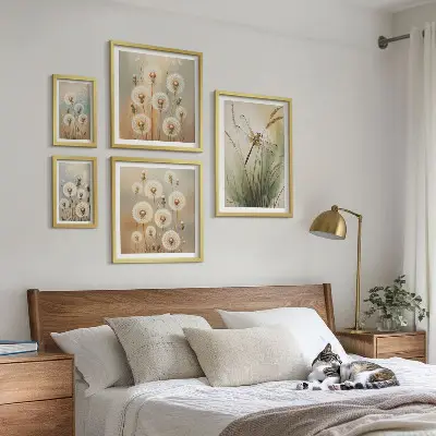 Wanddecoratie compositie met bloemmotieven van libellen en paardenbloemen