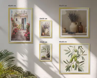 Gallery wall met stijlvolle interieurs, bloemen en fruit