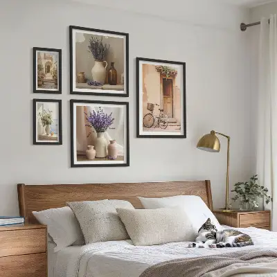 Moderne schilderijen set Stijlvol interieur met een fiets en bloemen