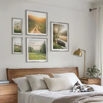 Moderne schilderijen set met landschappen van water en groen