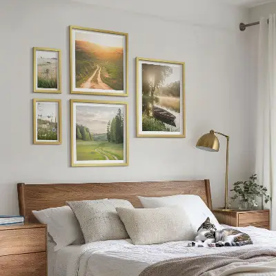 Moderne schilderijen set met landschappen van water en groen