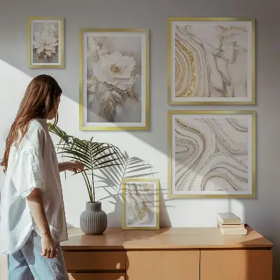 Wanddecoratie met abstracte bloemmotieven elegante compositie